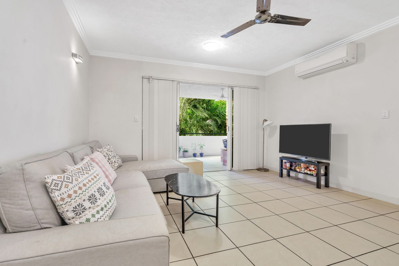 15/1804 Captain Cook Highway, Clifton Beach QLD 4879, Image 2