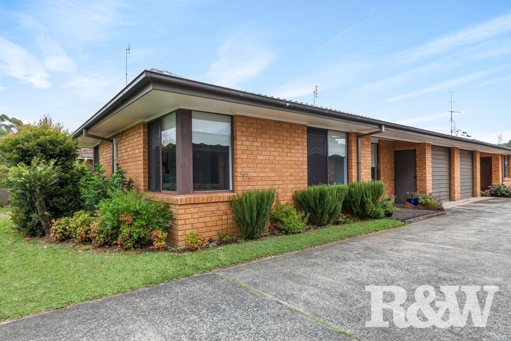 2 bedrooms Villa in 1/24 - 26 Pratley Street WOY WOY NSW, 2256