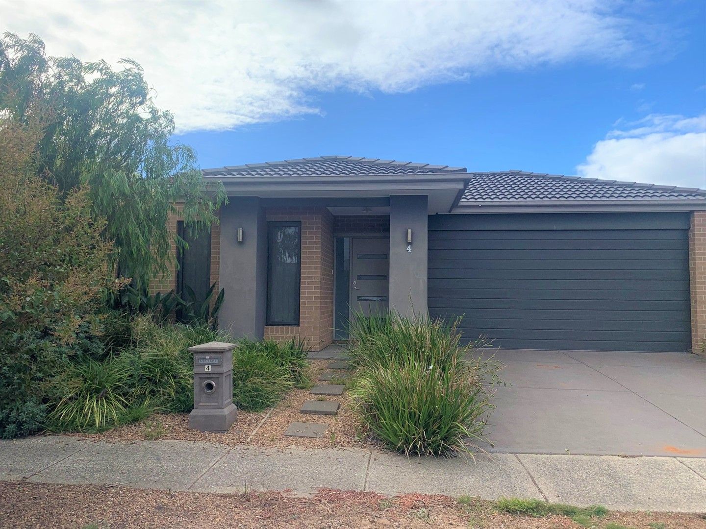 3 bedrooms House in 4 Caspian Circuit POINT COOK VIC, 3030