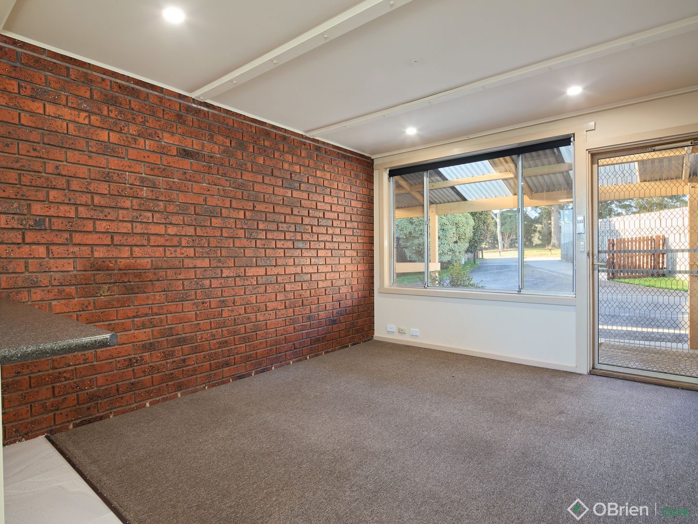 3/6 Railway Avenue, Drouin VIC 3818, Image 2