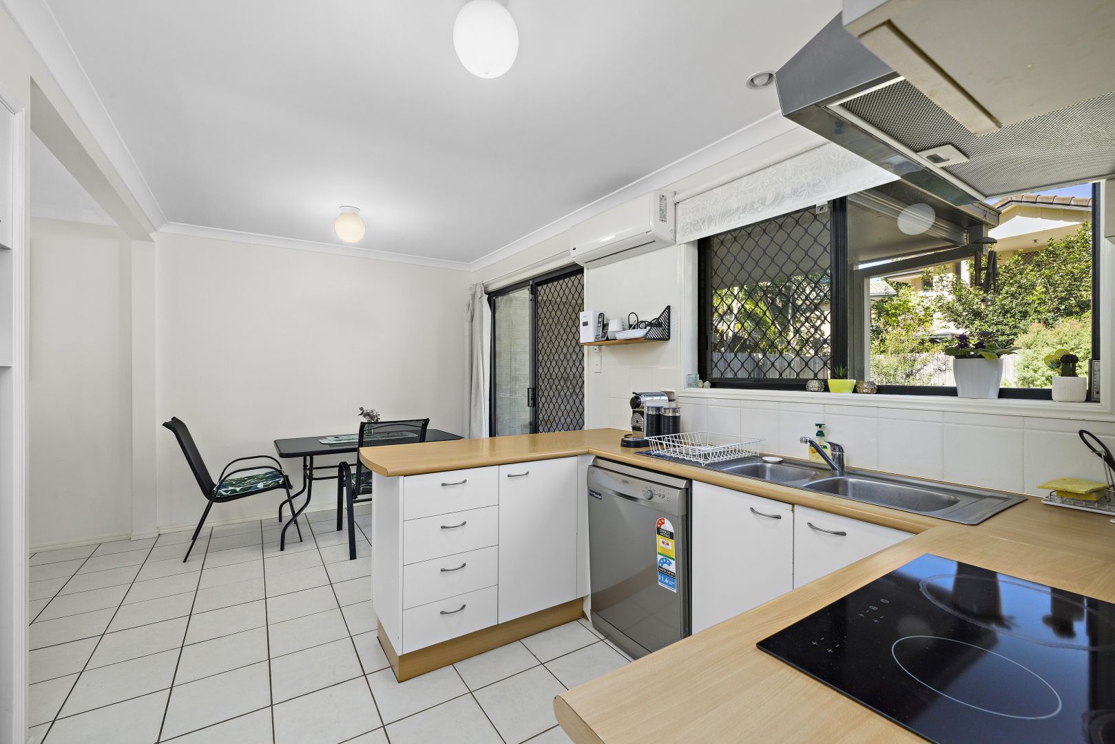 9/333 Colburn Avenue, Victoria Point QLD 4165, Image 2