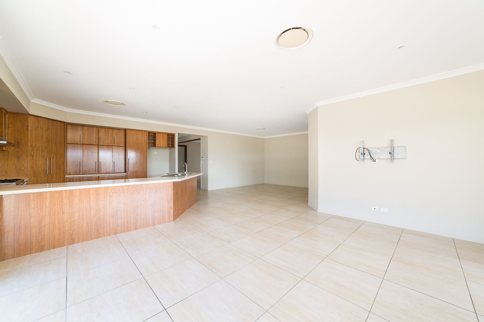 46 Marina Parade, Jacobs Well QLD 4208, Image 2