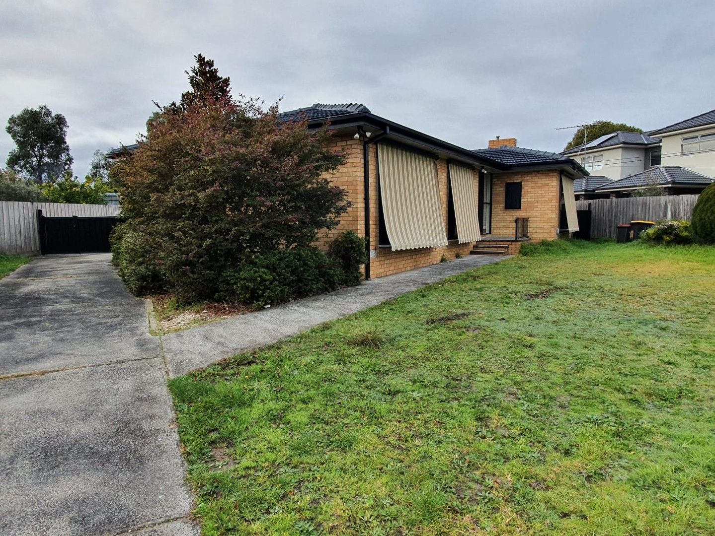 3 bedrooms House in 14 Hunsford Road NOTTING HILL VIC, 3168