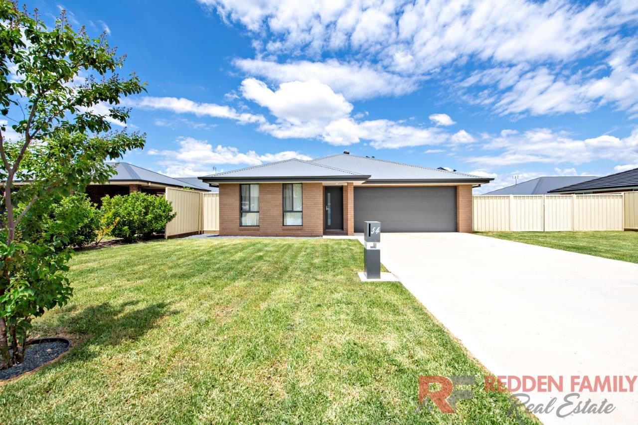 4 bedrooms House in 54 Hindmarsh Esplanade DUBBO NSW, 2830