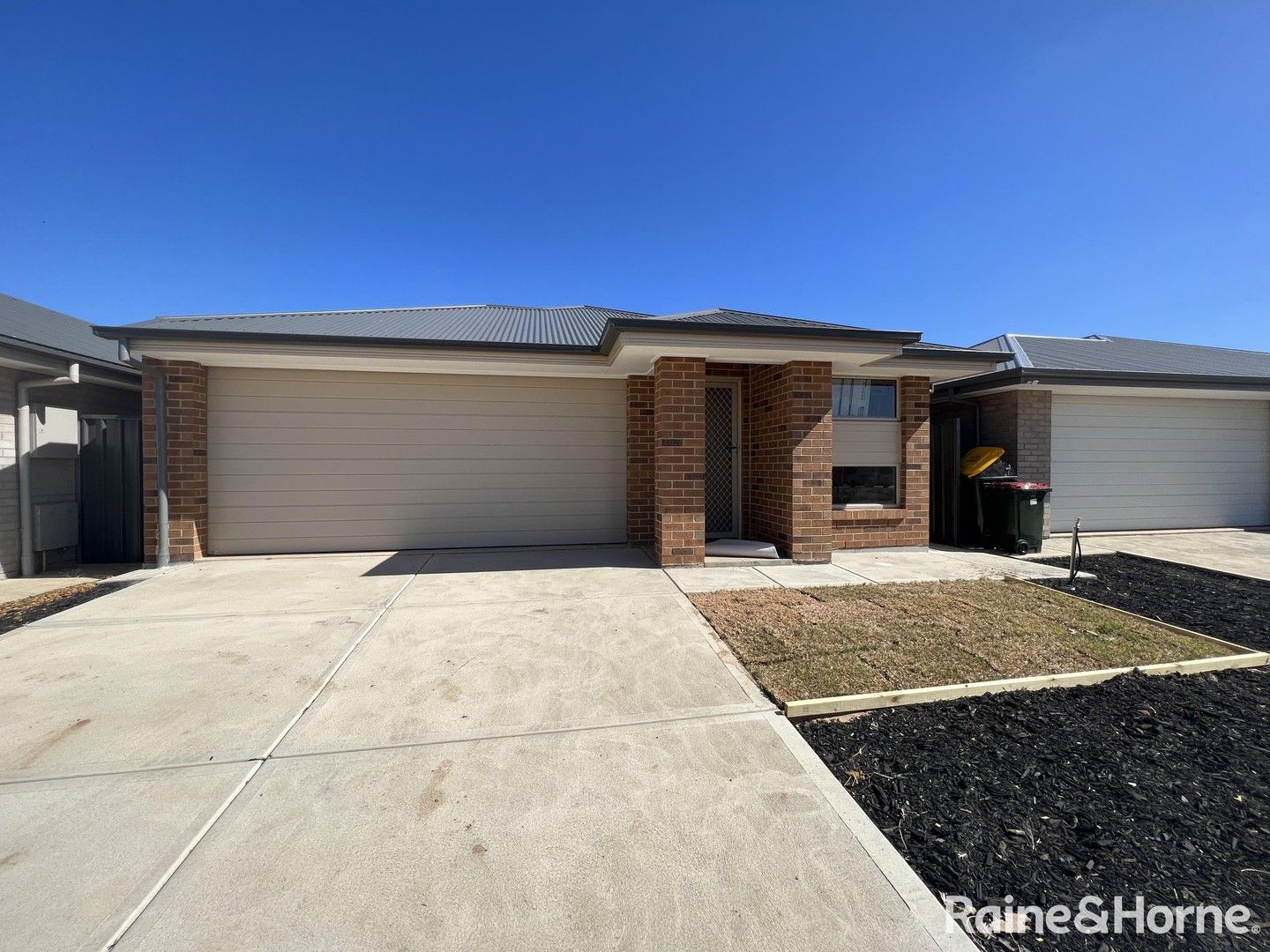 3 bedrooms House in 25 Desiree Street MUNNO PARA SA, 5115