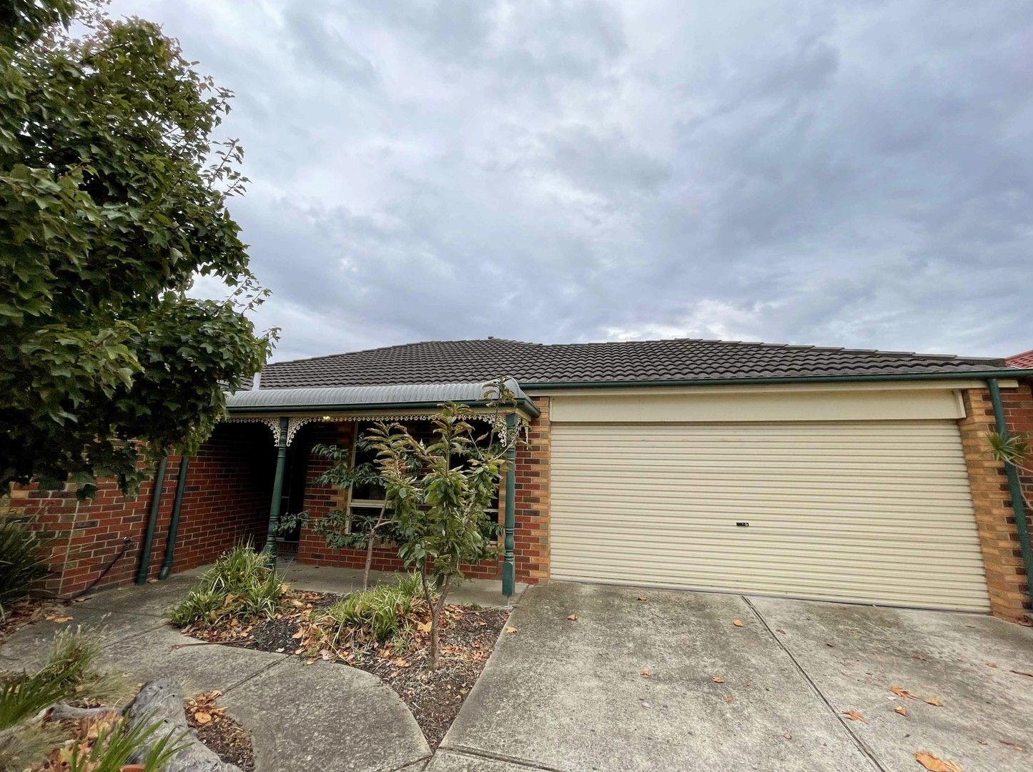 3 bedrooms House in 19 Lancaster Drive POINT COOK VIC, 3030