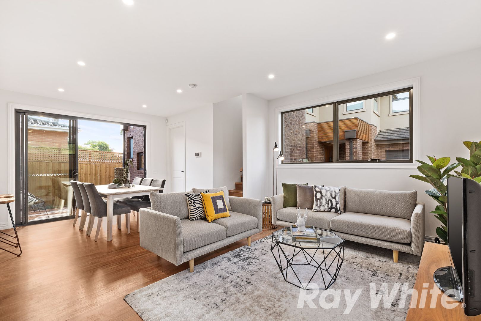 2/23 Farleigh Avenue, Burwood VIC 3125, Image 1