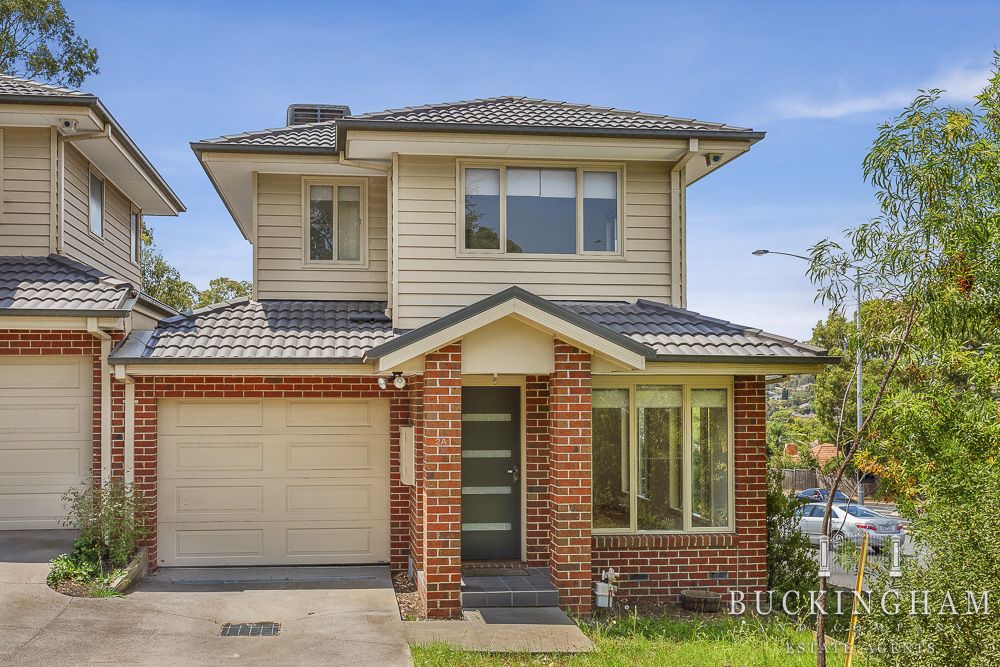 2 bedrooms Townhouse in 2a Brassey Avenue ROSANNA VIC, 3084