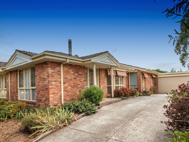 5 Dobell Place, Mooroolbark VIC 3138, Image 0