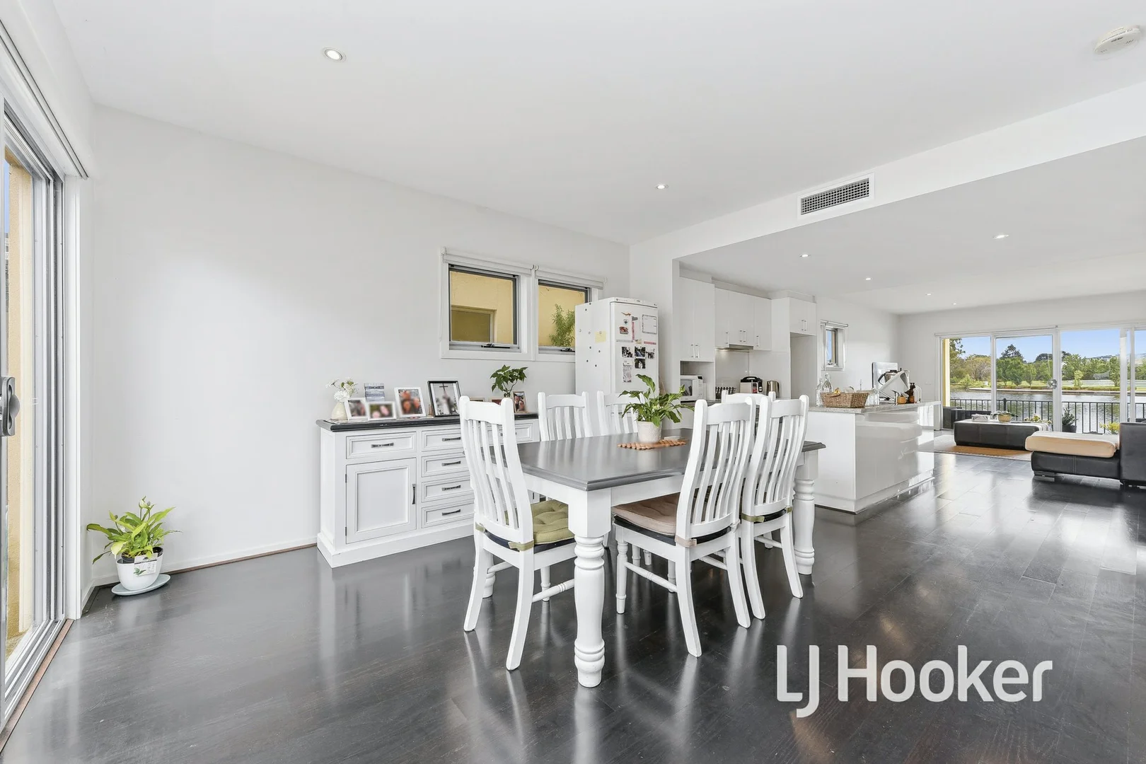 Additional image 5 of 5/2 The Entrance, Pakenham VIC 3810