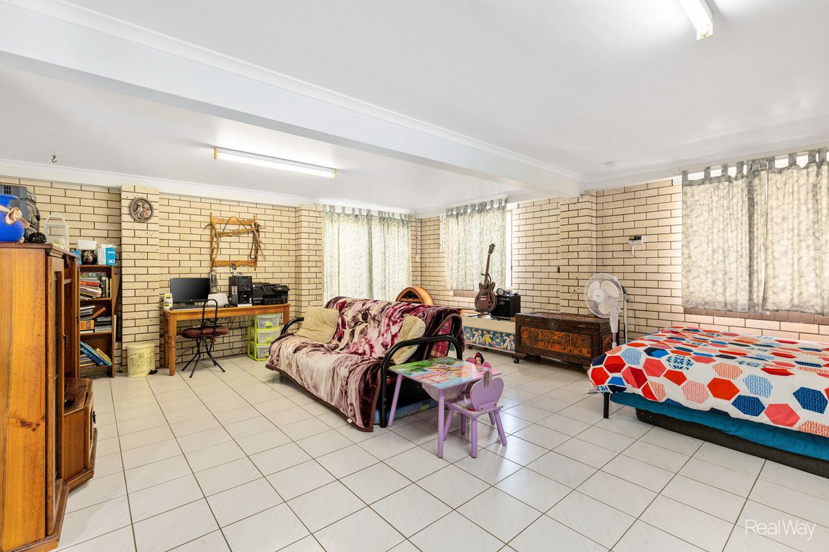 27 Bramble Street, Norman Gardens QLD 4701, Image 2