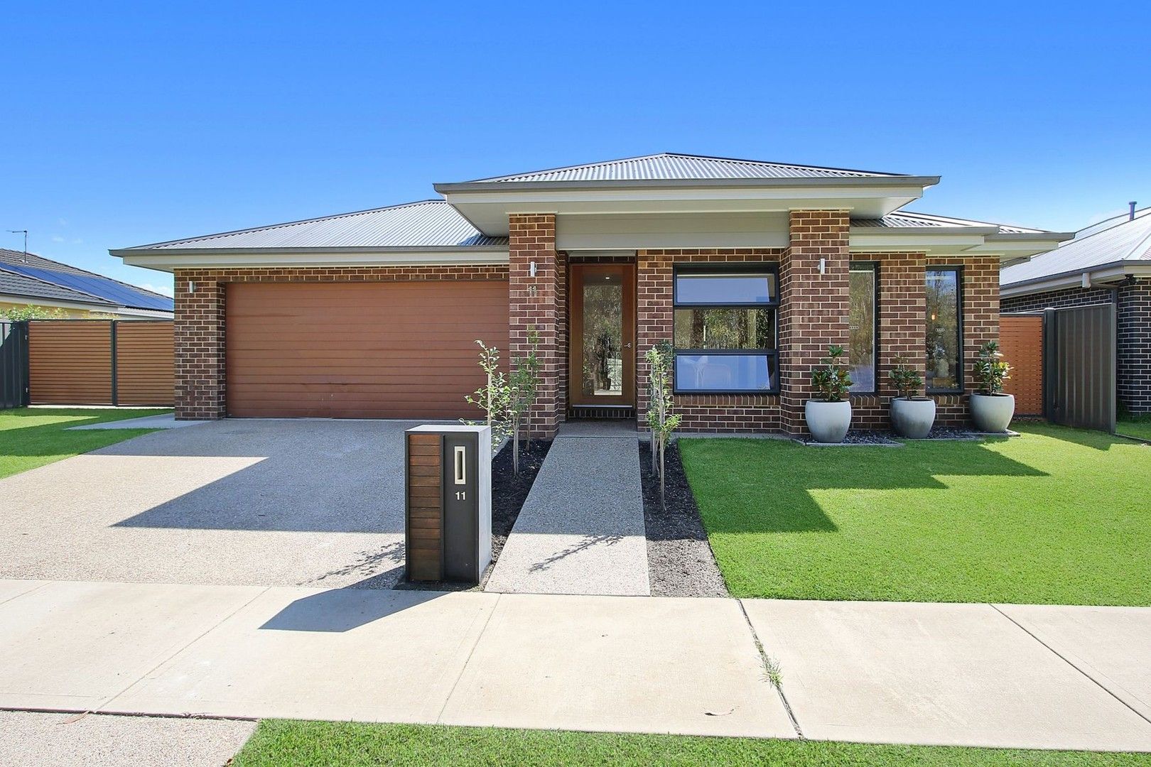 4 bedrooms House in 11 Hargraves Road THURGOONA NSW, 2640