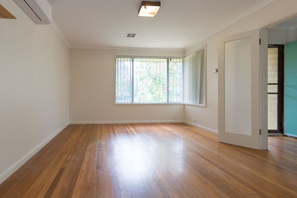 36 Ross Smith Crescent, Scullin ACT 2614, Image 2