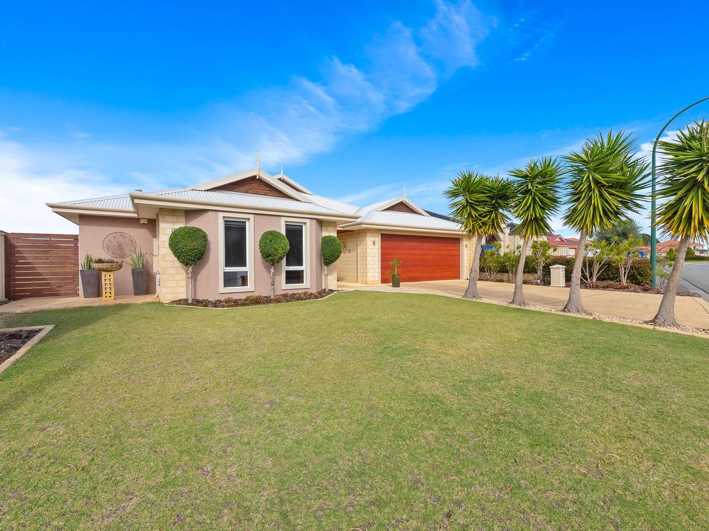 54 Lockeport Approach, Madeley WA 6065, Image 2