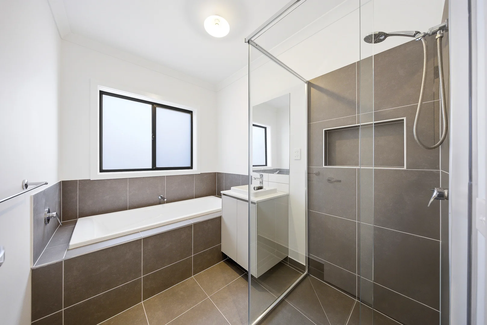 Additional image 9 of 609 Heather Grove, Clyde North VIC 3978