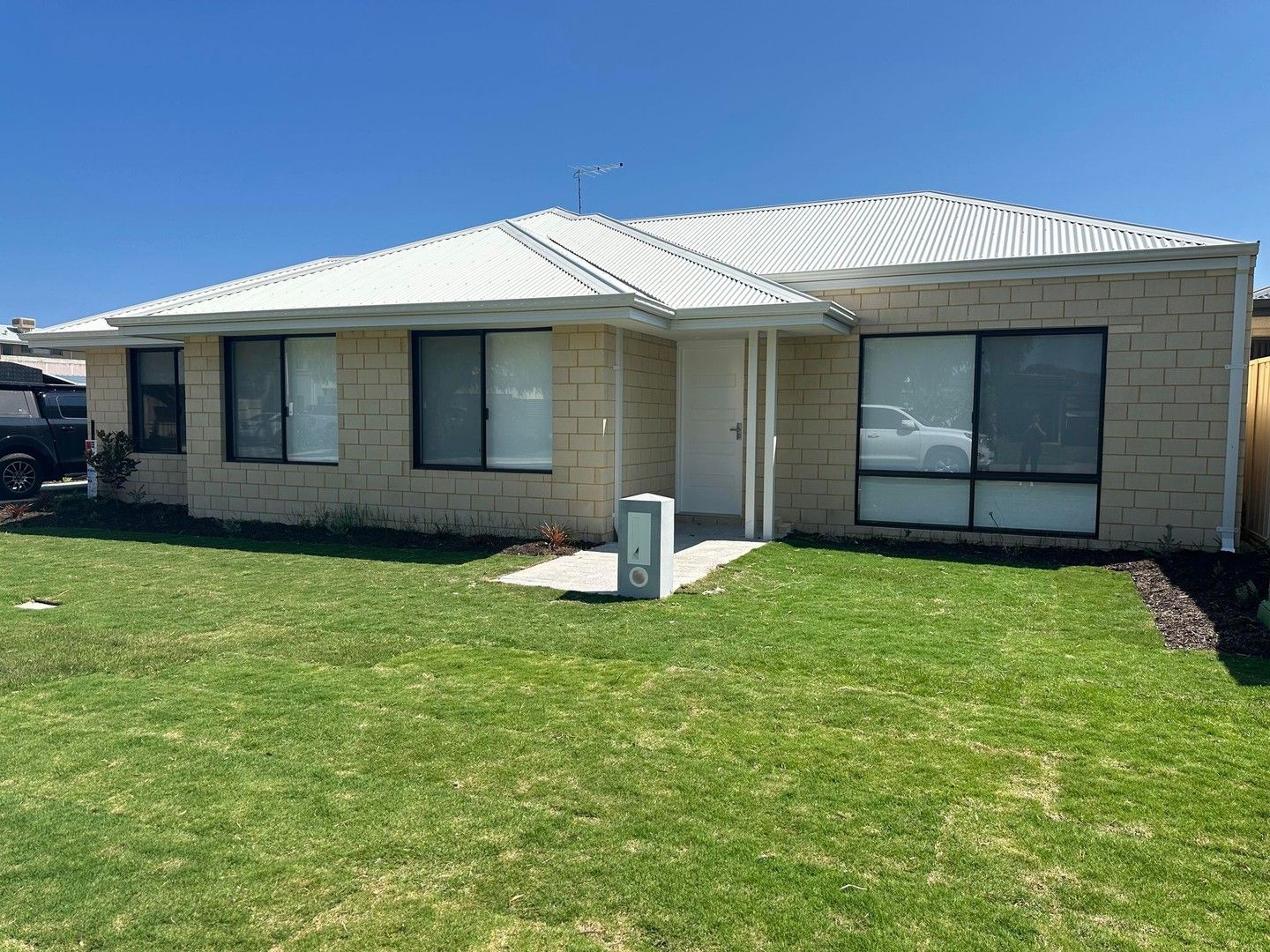 3 bedrooms Villa in 120a Kent Street ROCKINGHAM WA, 6168