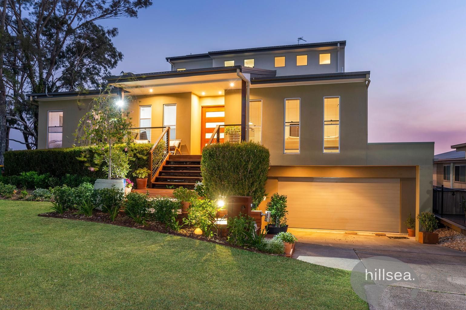 5 bedrooms House in 7 Jingella Street HOPE ISLAND QLD, 4212