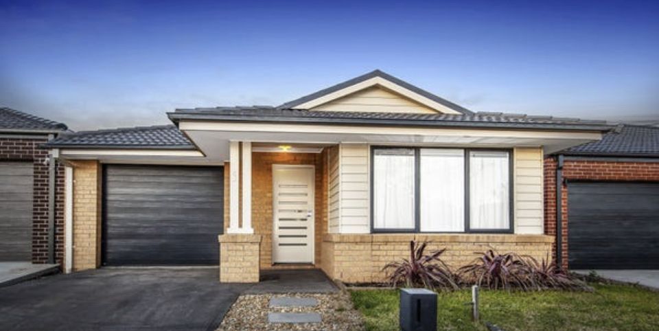 3 bedrooms House in 5 Forrester Grove FRASER RISE VIC, 3336