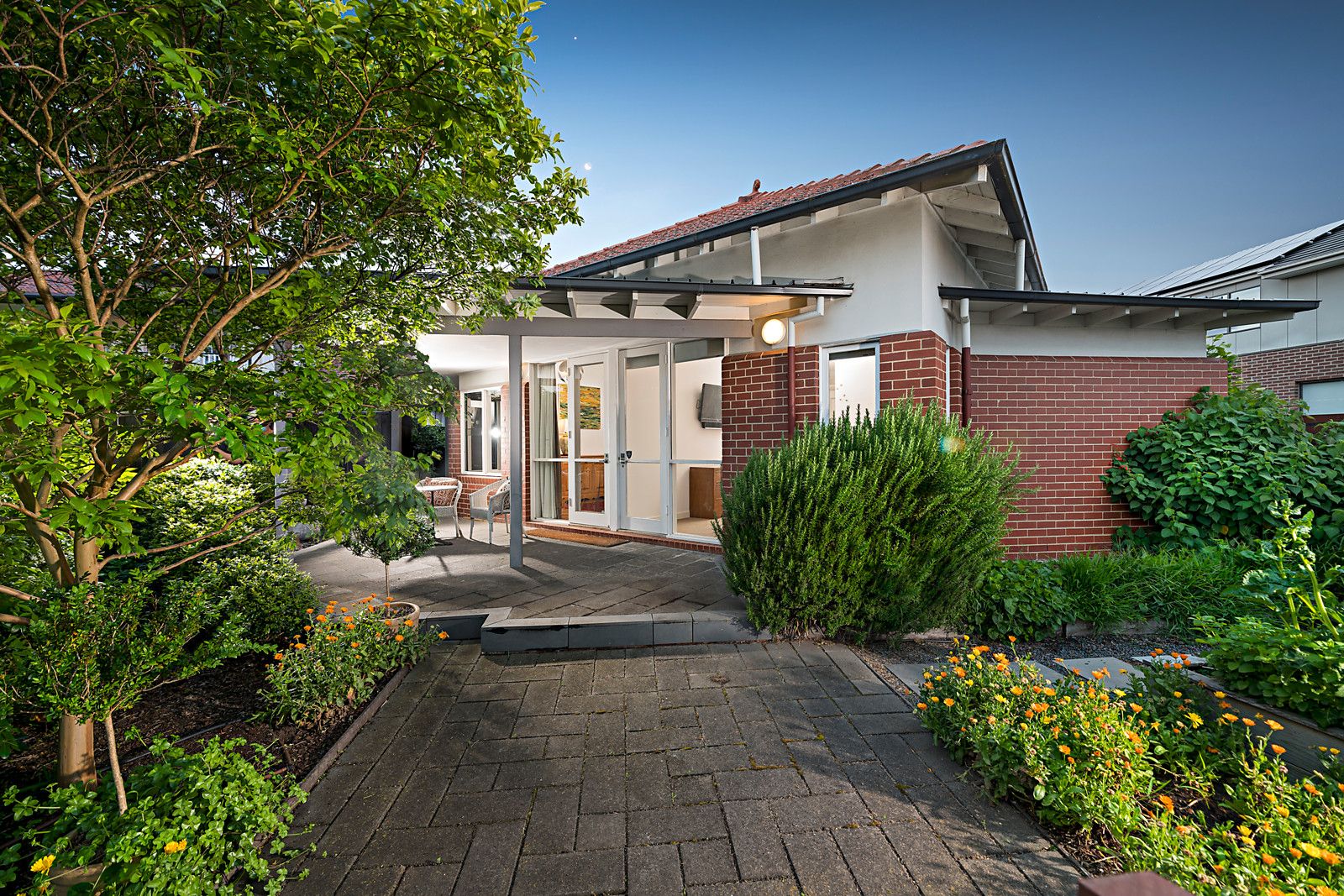 18 St Georges Avenue, Mont Albert VIC 3127, Image 2