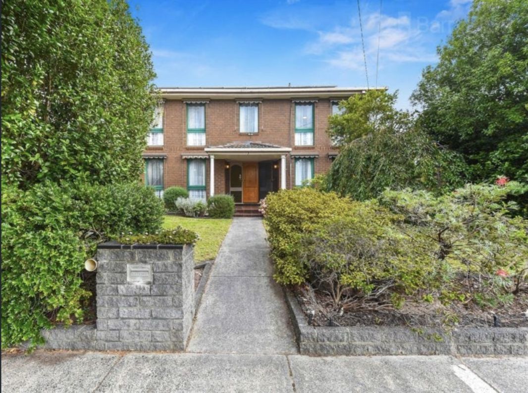 5 bedrooms House in 3 Allambanan Drive BAYSWATER NORTH VIC, 3153