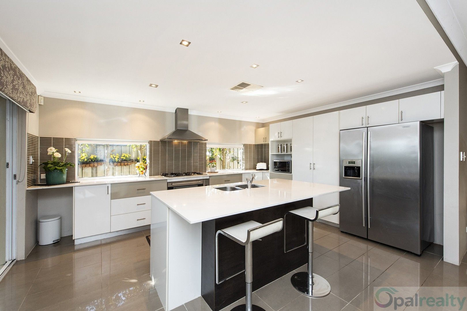 3 bedrooms House in 4 Pemberton Boulevard BALDIVIS WA, 6171
