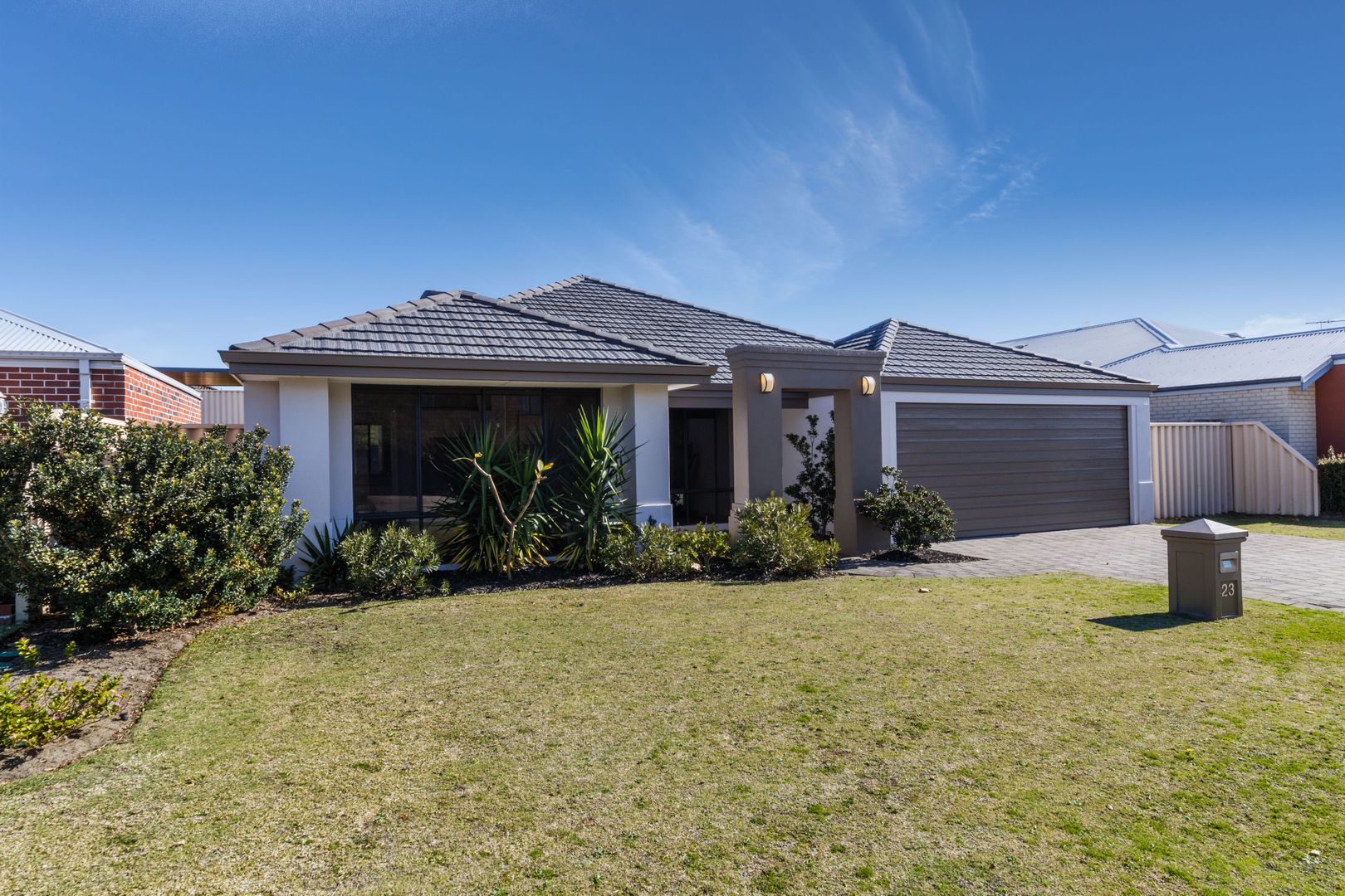 4 bedrooms House in 23 Chivalry Way ATWELL WA, 6164