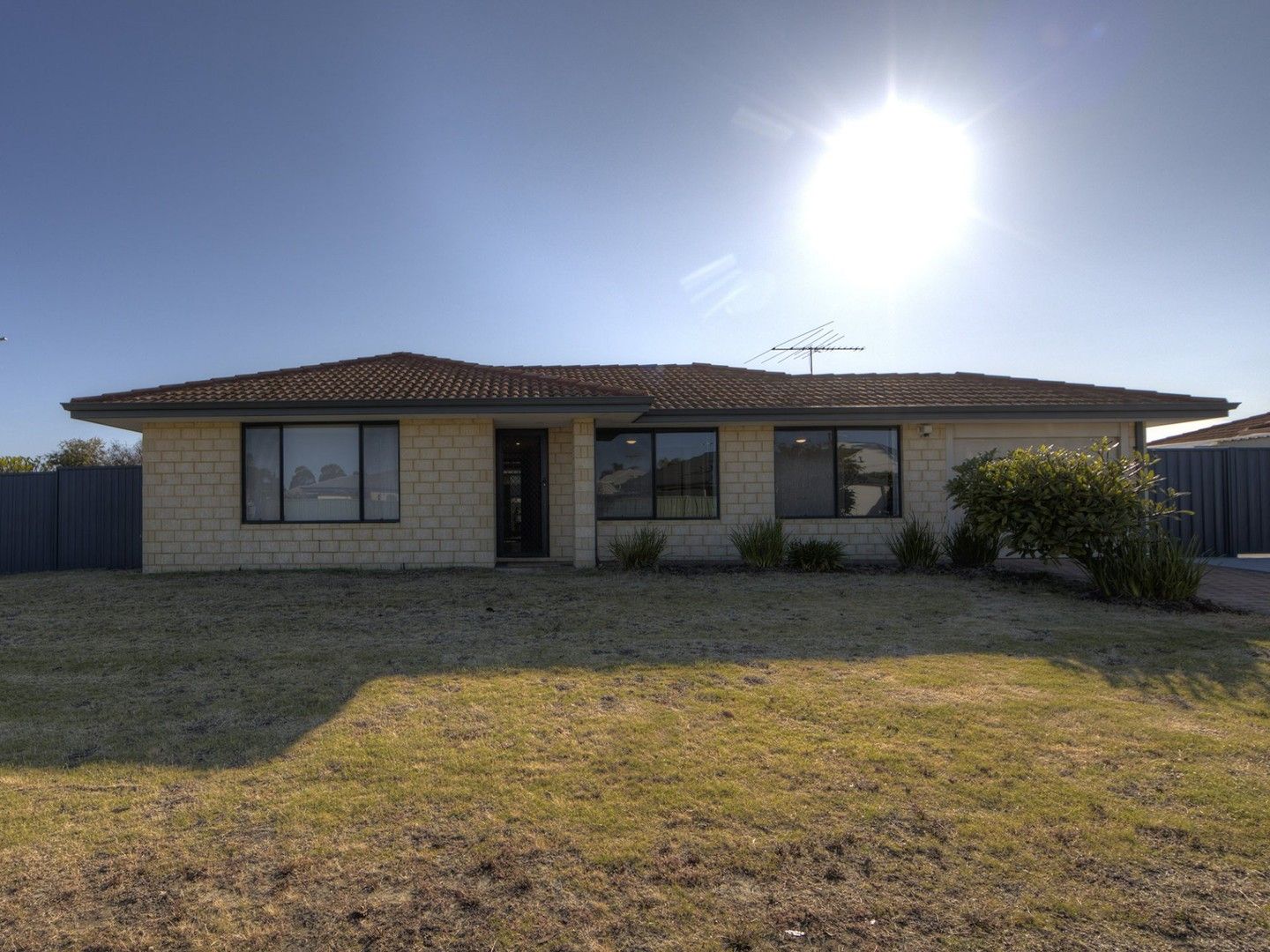 3 bedrooms House in 25 Kurrajong Boulevard BANKSIA GROVE WA, 6031