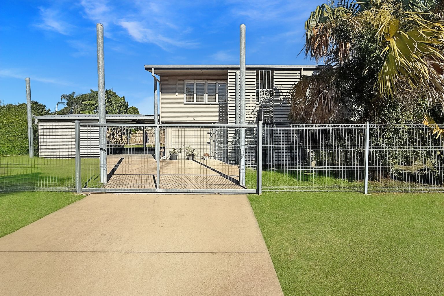 3 bedrooms House in 24 Tyrrell Street GULLIVER QLD, 4812