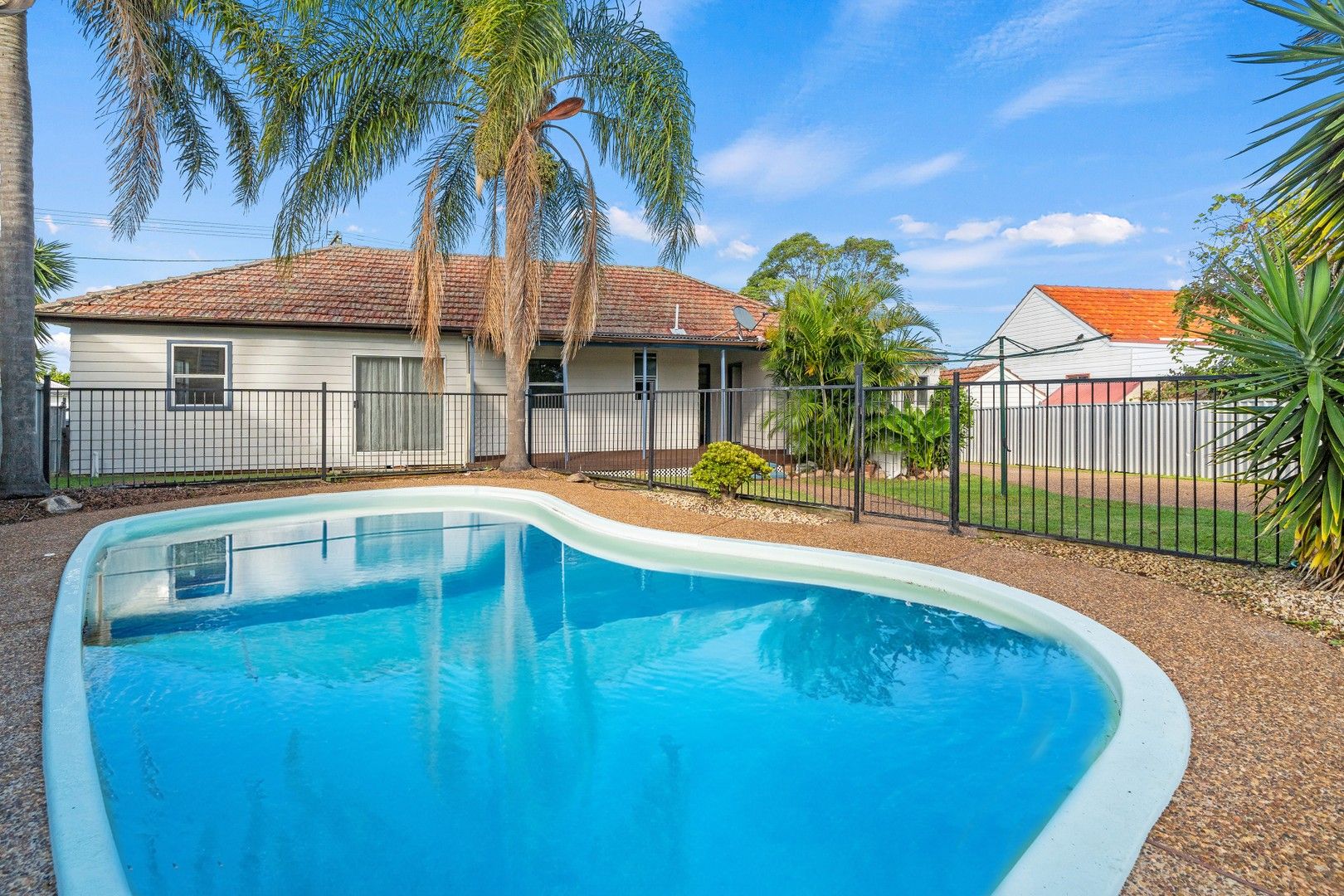 15 Crescent, Raymond Terrace NSW 2324 Domain