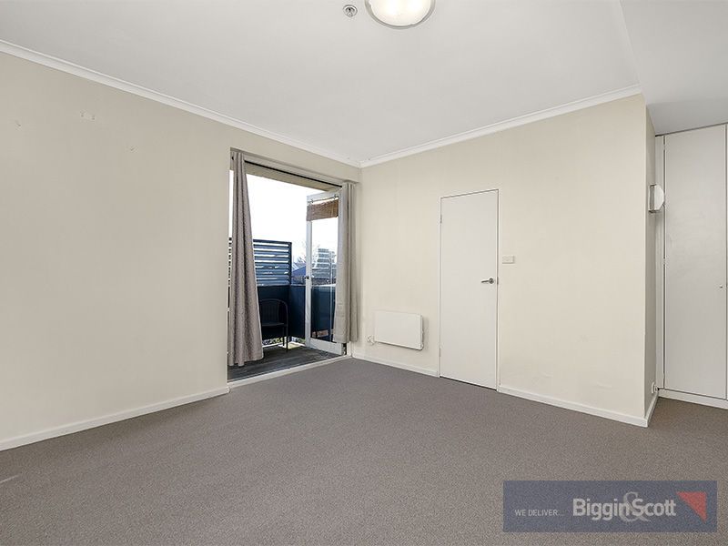 24/15 Acland Street, ST KILDA VIC 3182, Image 2