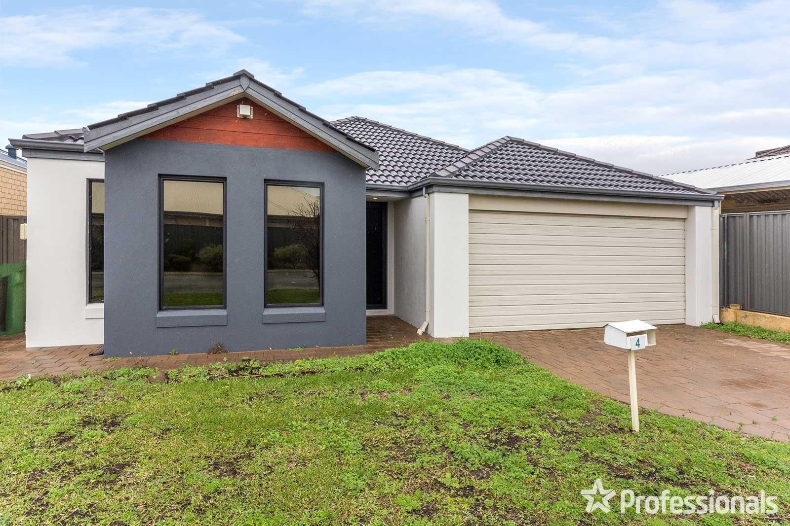 3 bedrooms House in 4 Rubens Circuit BALDIVIS WA, 6171