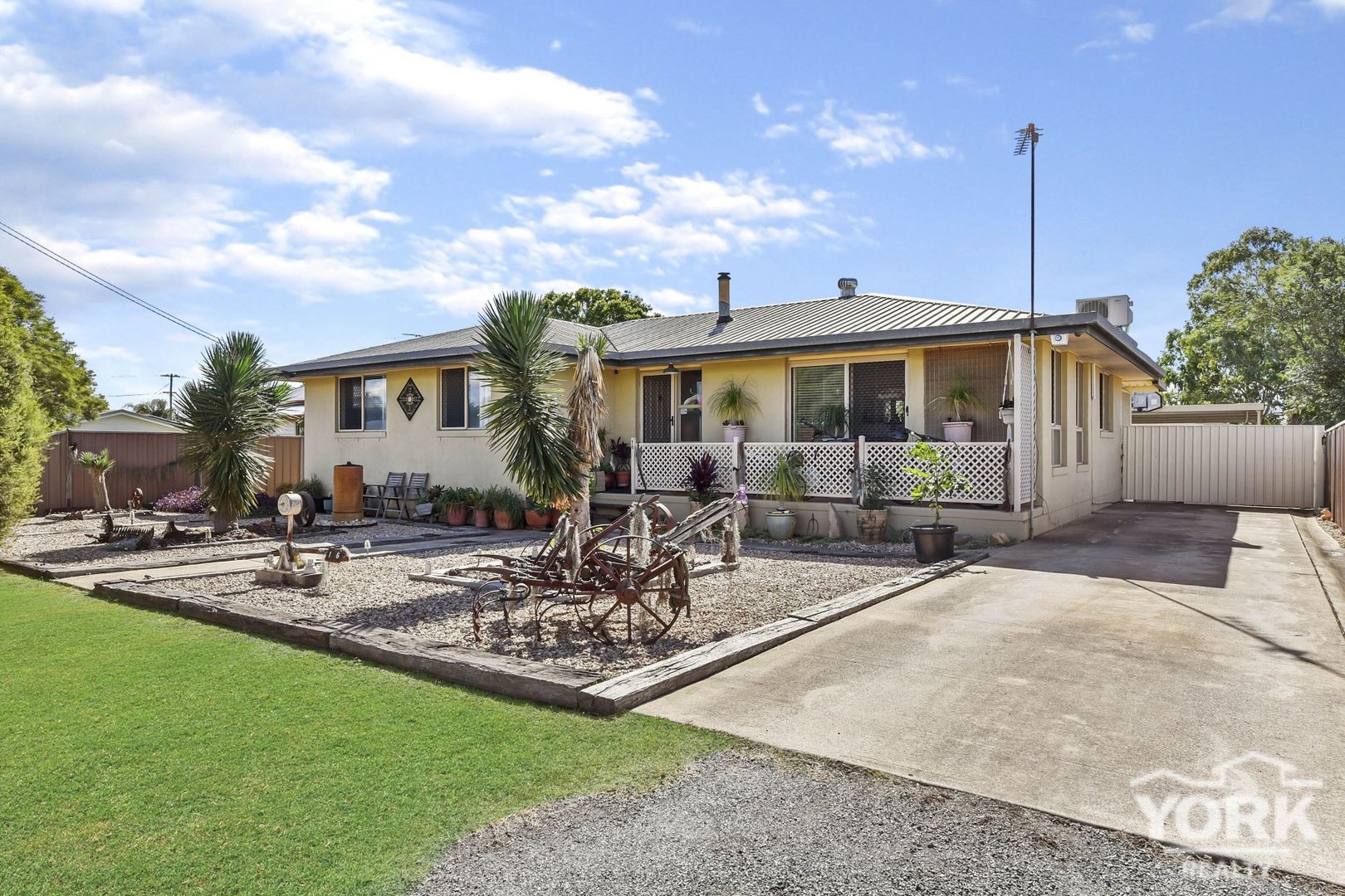 16 Street, Cambooya QLD 4358 Domain