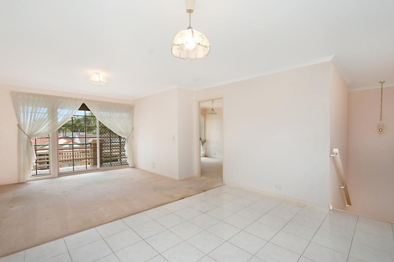 2/14 Waterdown Drive, Elanora QLD 4221, Image 2