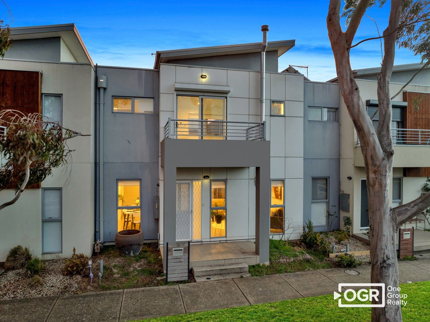 3 bedrooms Townhouse in 19 Champions parade WOLLERT VIC, 3750
