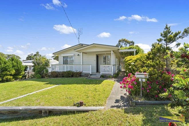 Picture of 6 Alexandra Ave, LAKES ENTRANCE VIC 3909