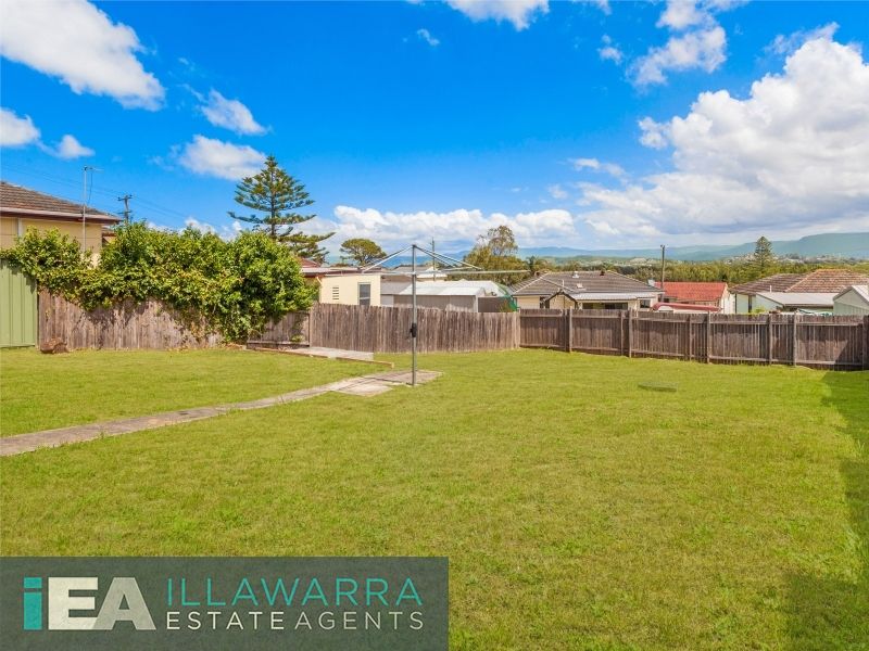 213 Northcliffe Drive, Berkeley NSW 2506, Image 2