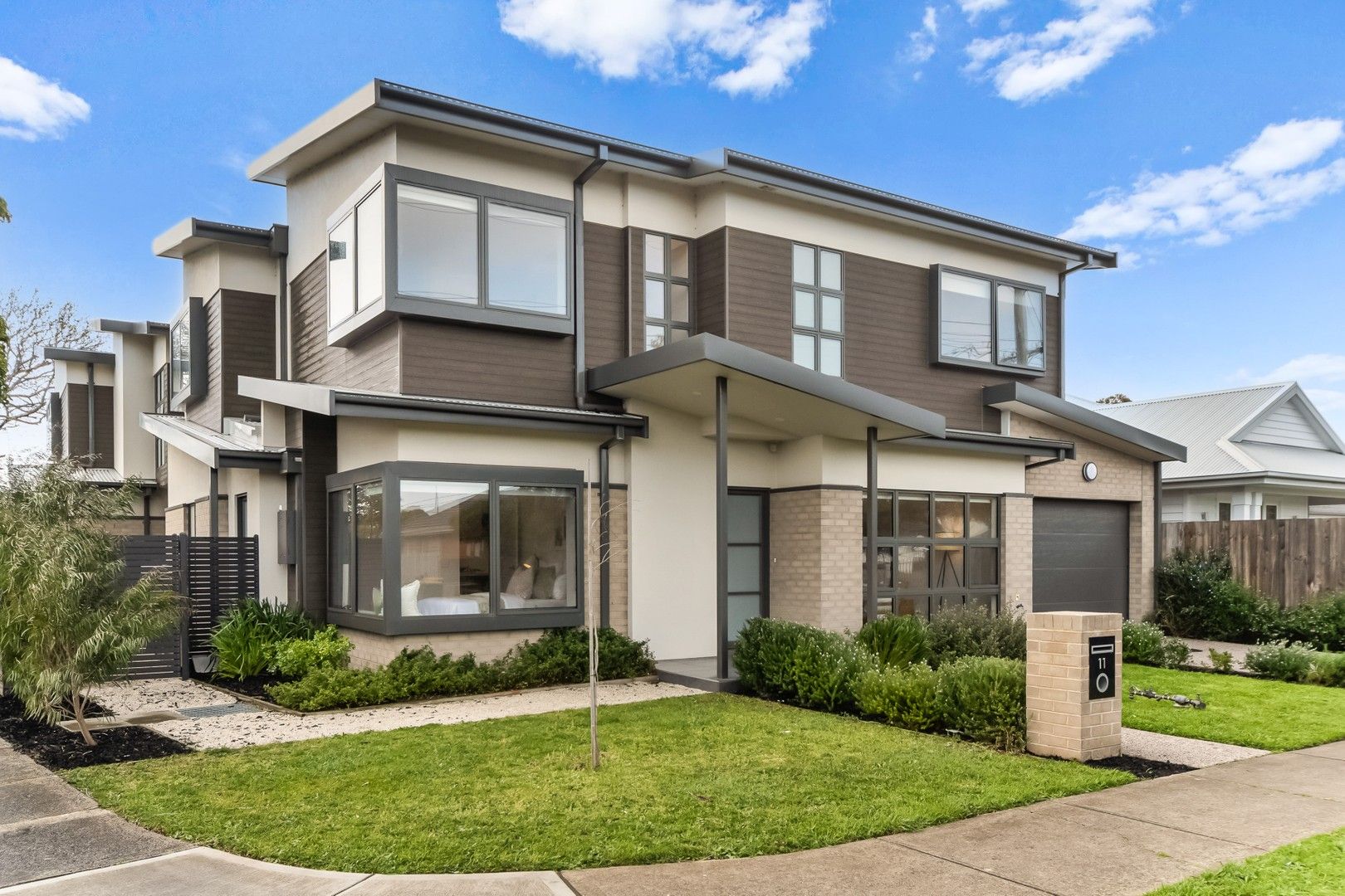 4 bedrooms Townhouse in 11 Selsey Street SEAFORD VIC, 3198