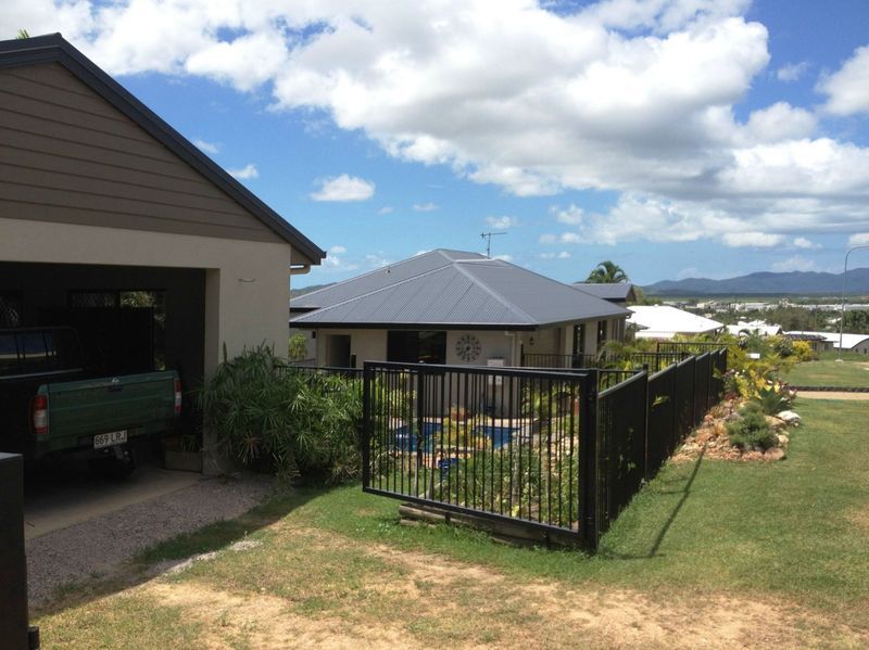 21-23 GLASGOW AVENUE, Mount Louisa QLD 4814, Image 2