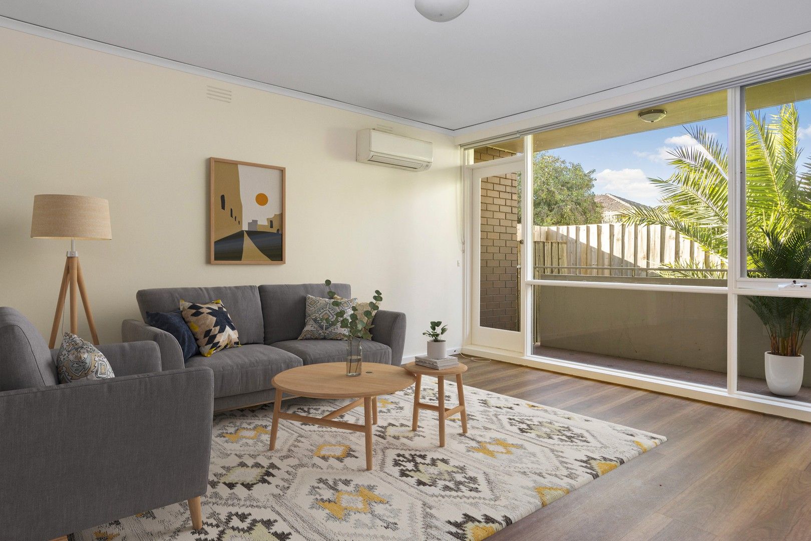 2 bedrooms Apartment / Unit / Flat in 3/12 Daley Street ELWOOD VIC, 3184