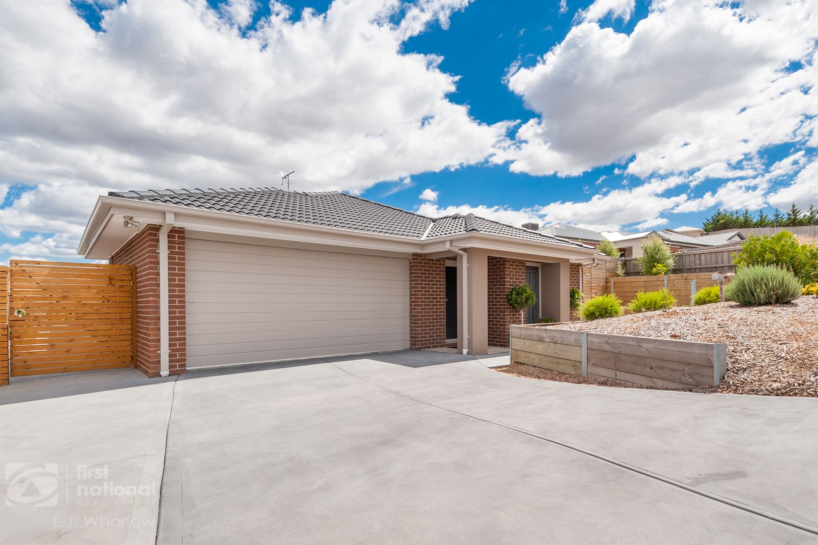 9 Amity Place, Sunbury VIC 3429, Image 2