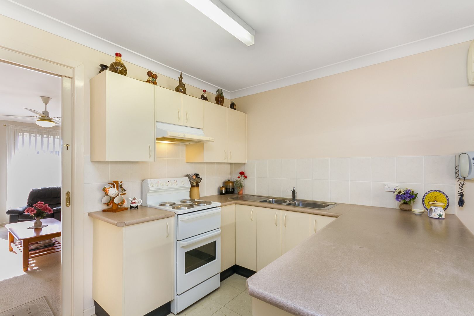 9/4 Cowmeadow Road, Mount Hutton NSW 2290, Image 1