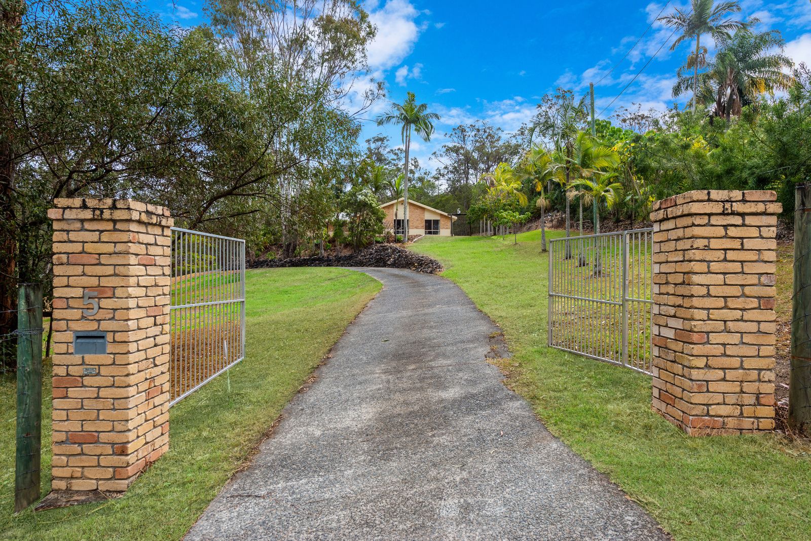 5 Gidya Road, Mudgeeraba QLD 4213 House For Rent Domain