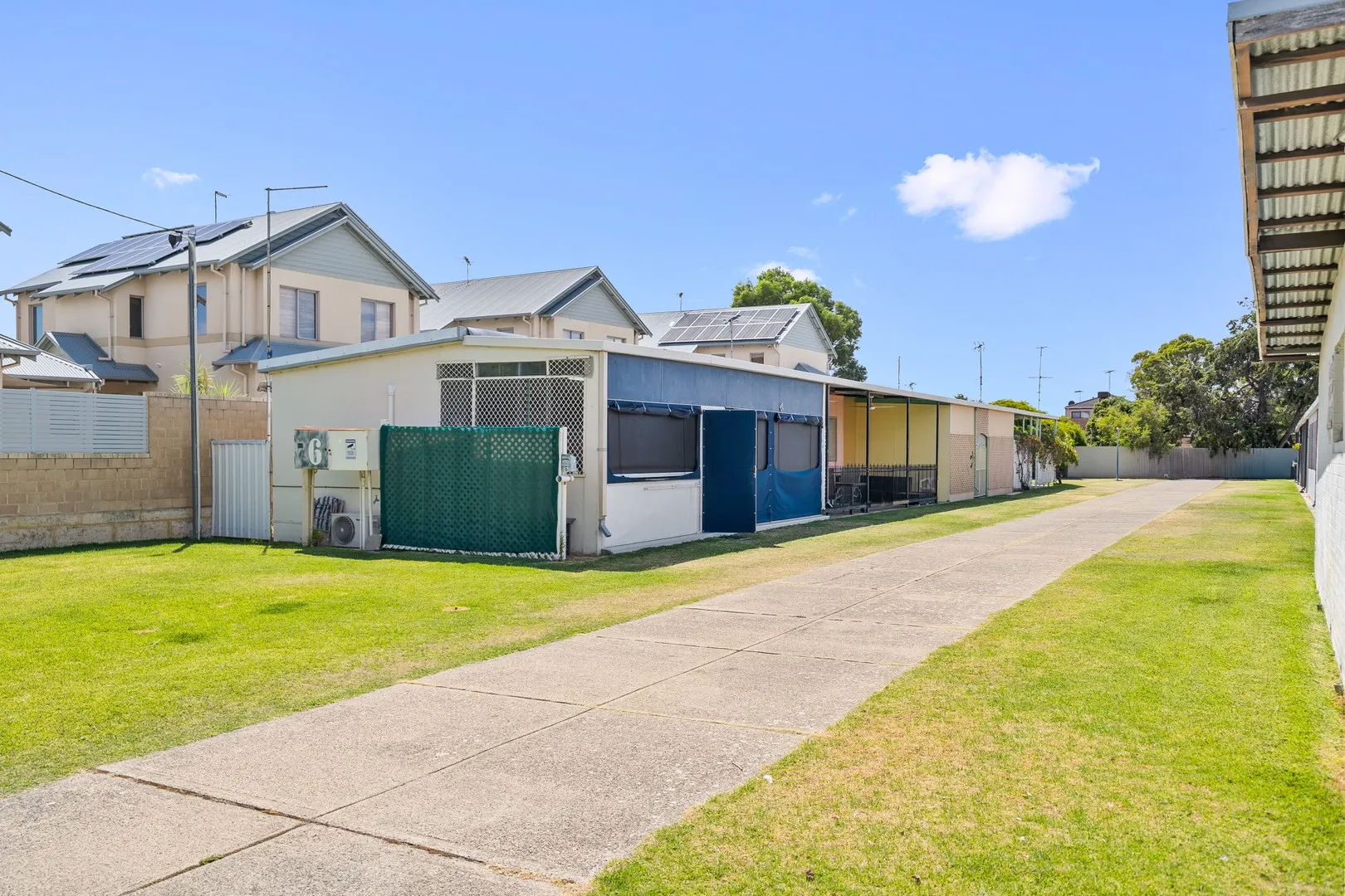 Very neat & tidy fully renovated beachside unit - walk to the beach.