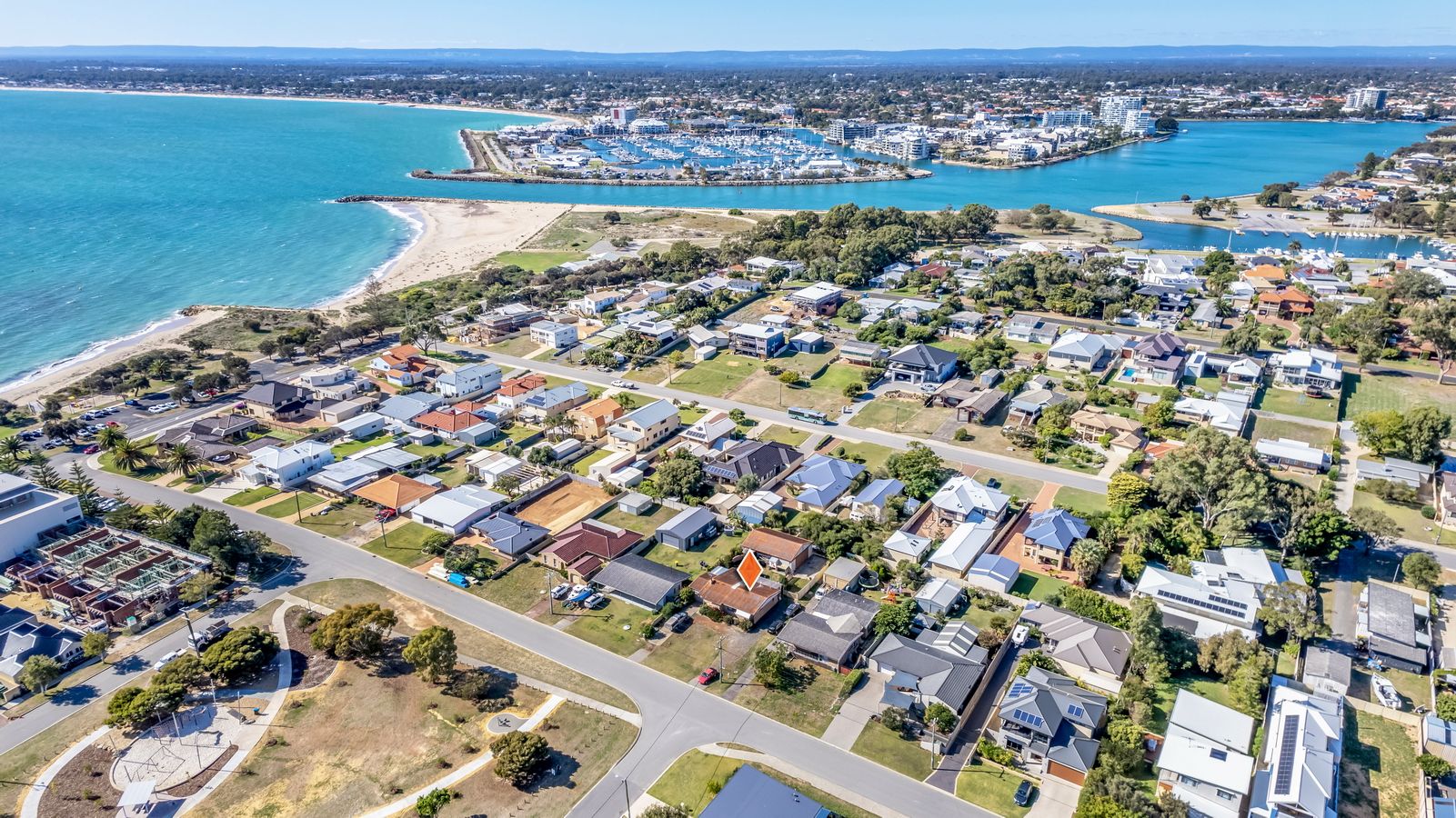 3 bedrooms House in 15 Shayne Street HALLS HEAD WA, 6210