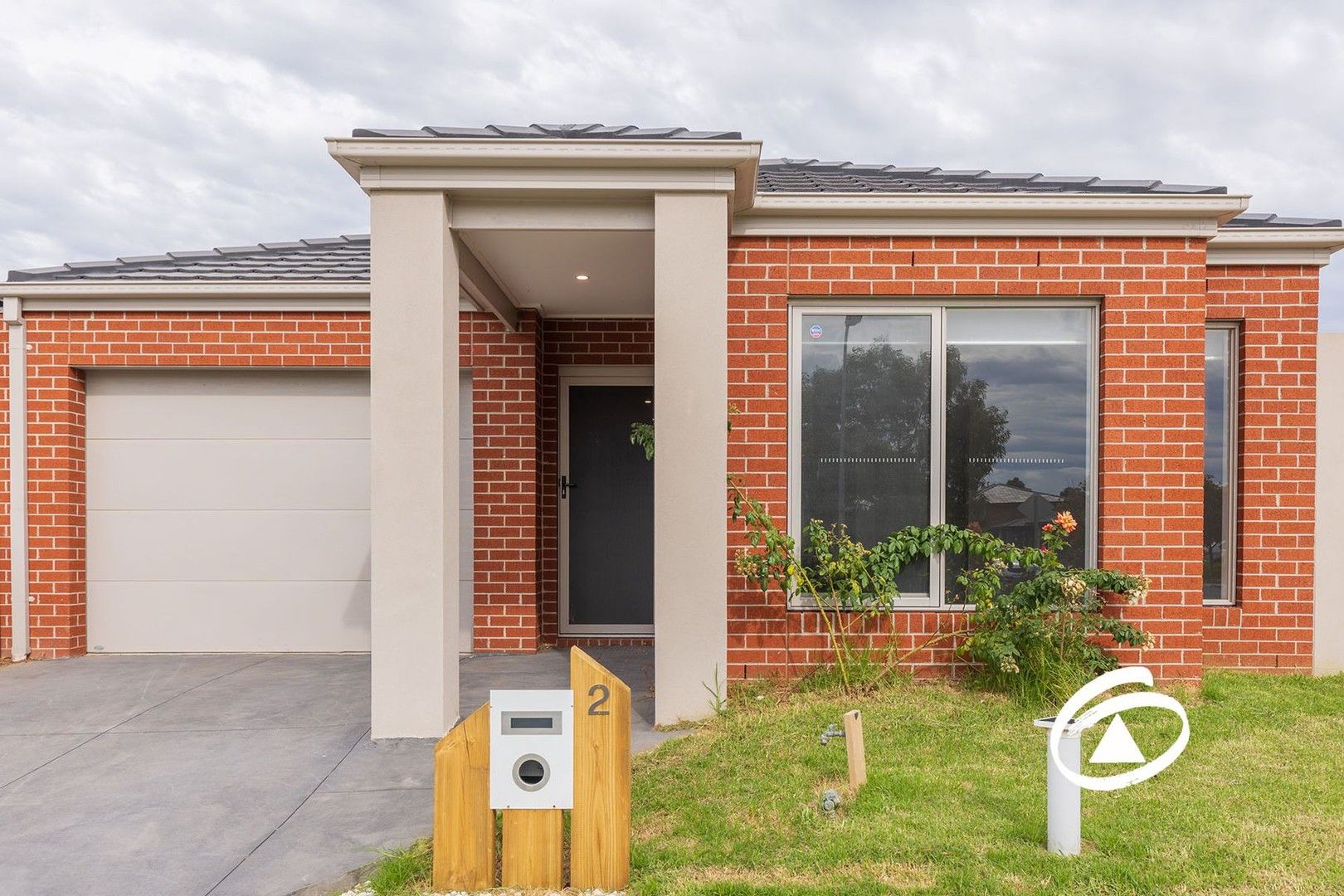 3 bedrooms House in 2 Woodbine Street PAKENHAM VIC, 3810