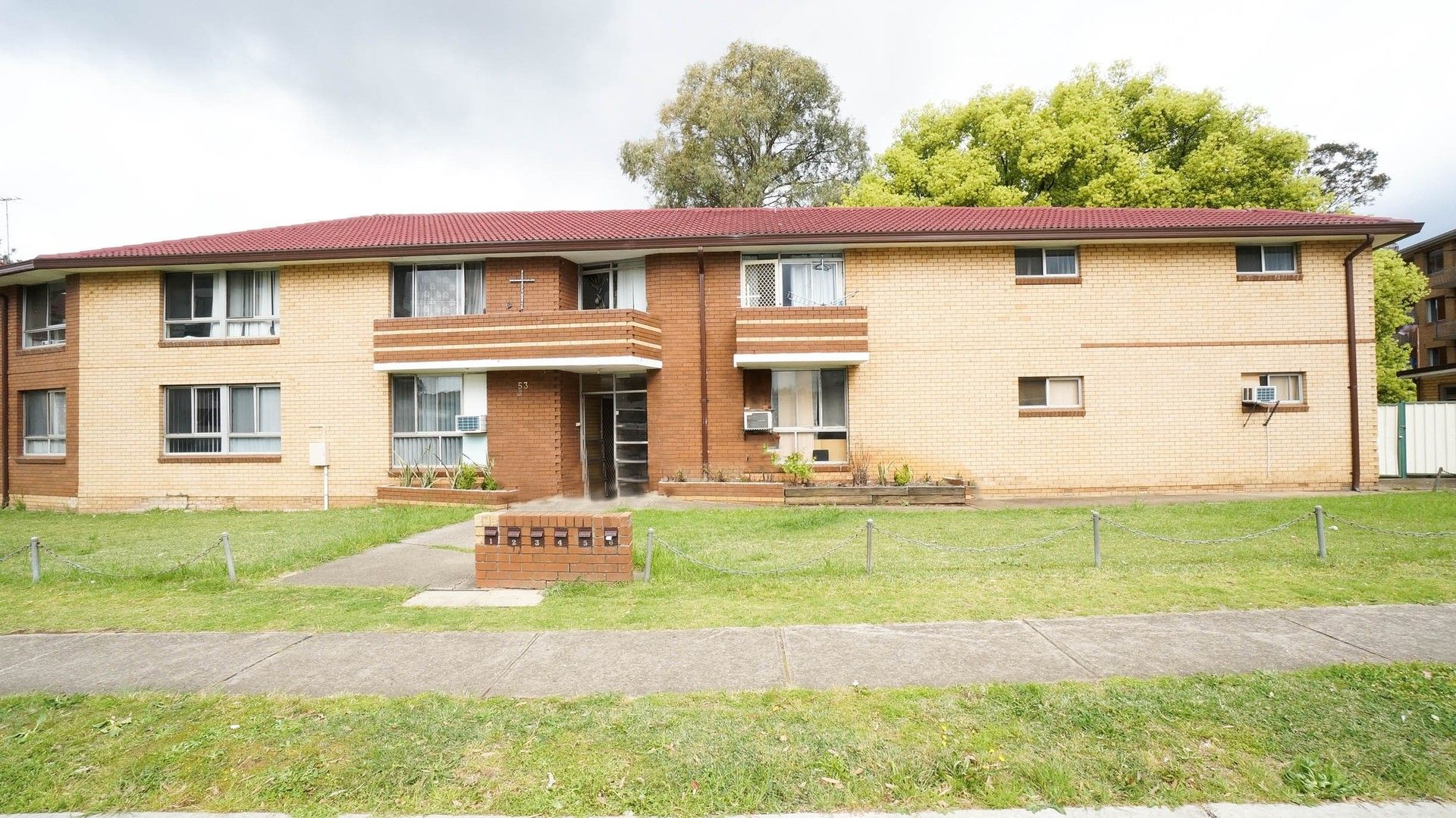 2 bedrooms Apartment / Unit / Flat in 2/53 Kenyon Street FAIRFIELD NSW, 2165