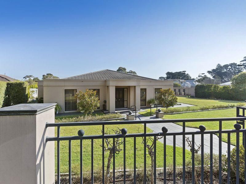 12A Mount Eliza Way, Mount Eliza VIC 3930