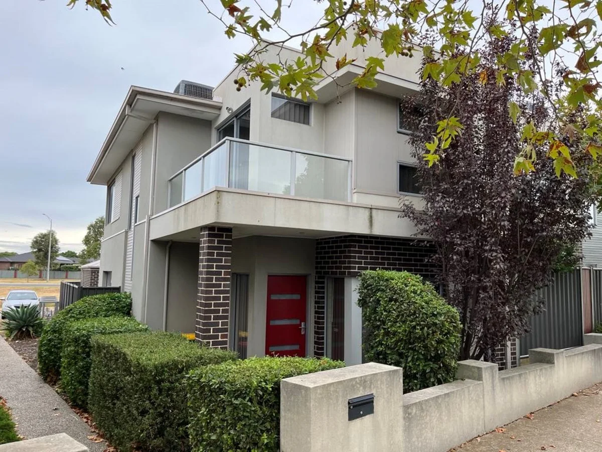 13/69-77 Lancefield Drive, Caroline Springs VIC 3023