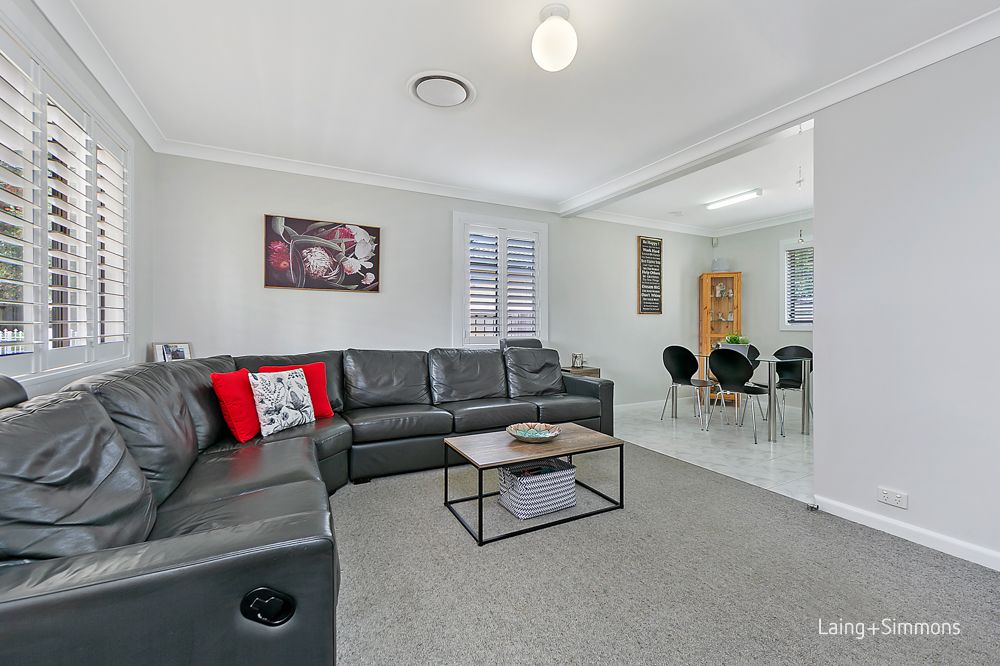 33 Niland Crescent, Blackett NSW 2770, Image 2