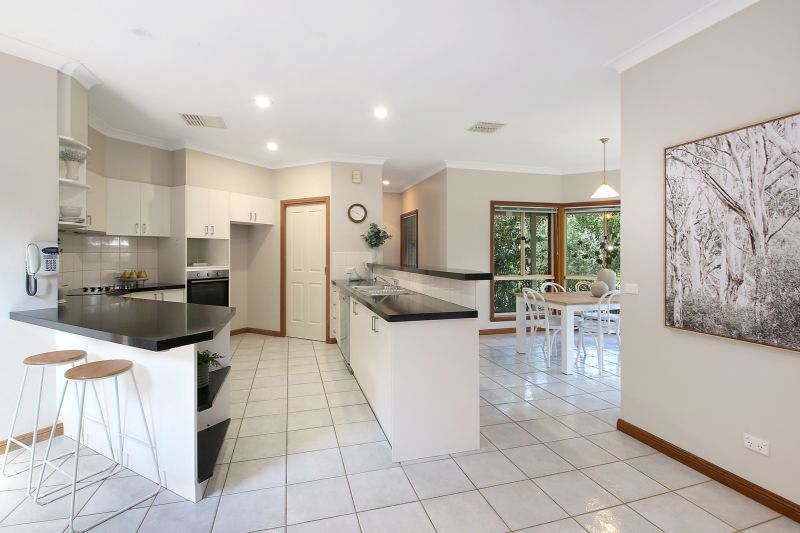 94 Michelle Avenue, Lavington NSW 2641, Image 2